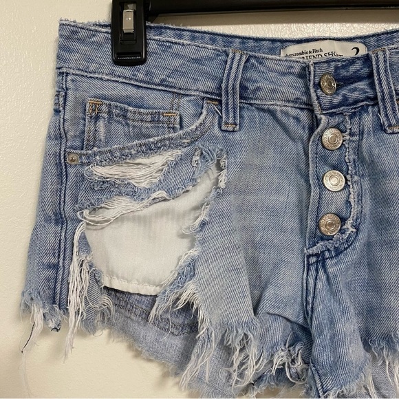 Abercrombie & Fitch Shorts Women’s Size 2 Distressed Cut off Boyfriend Shorts - Picture 2 of 9